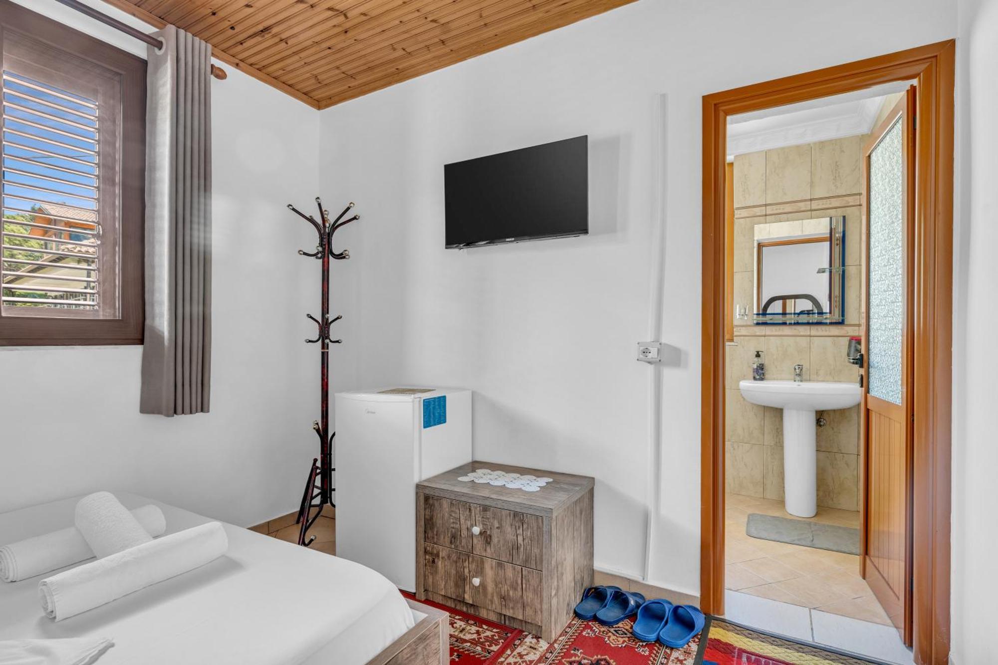 Guesthouse Emiljano Berat Eksteriør bilde